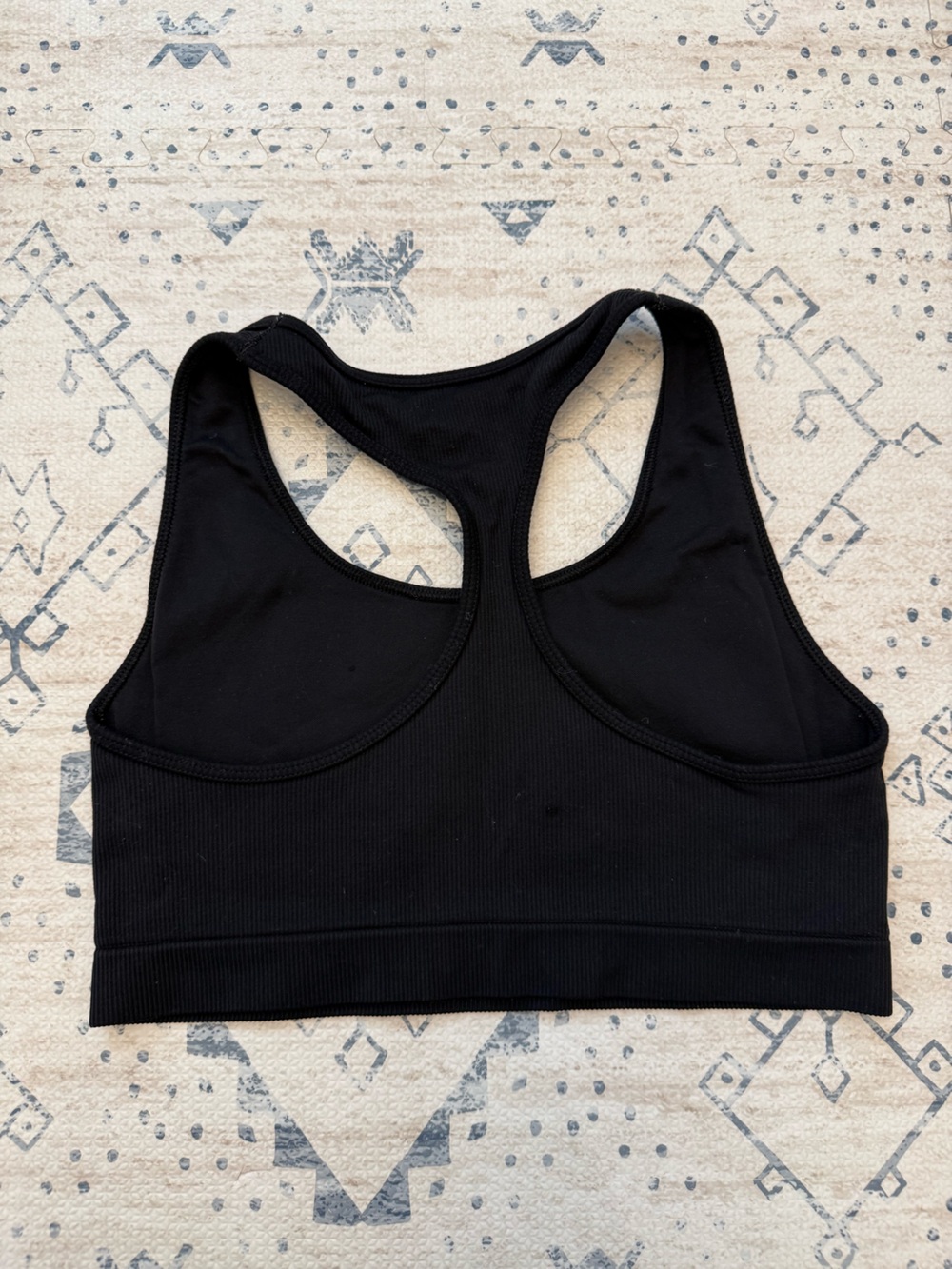 ALO Yoga Seamless Ribbed Bra - Picture 3 of 4